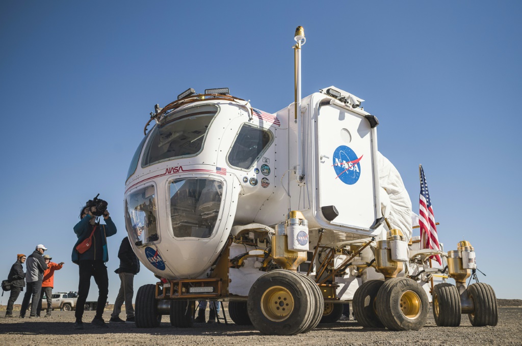     نموذج أولي لمركبة قمرية مضغوطة في أريزونا الأميركية في تشرين الاول/اكتوبر 2022 (أ ف ب)