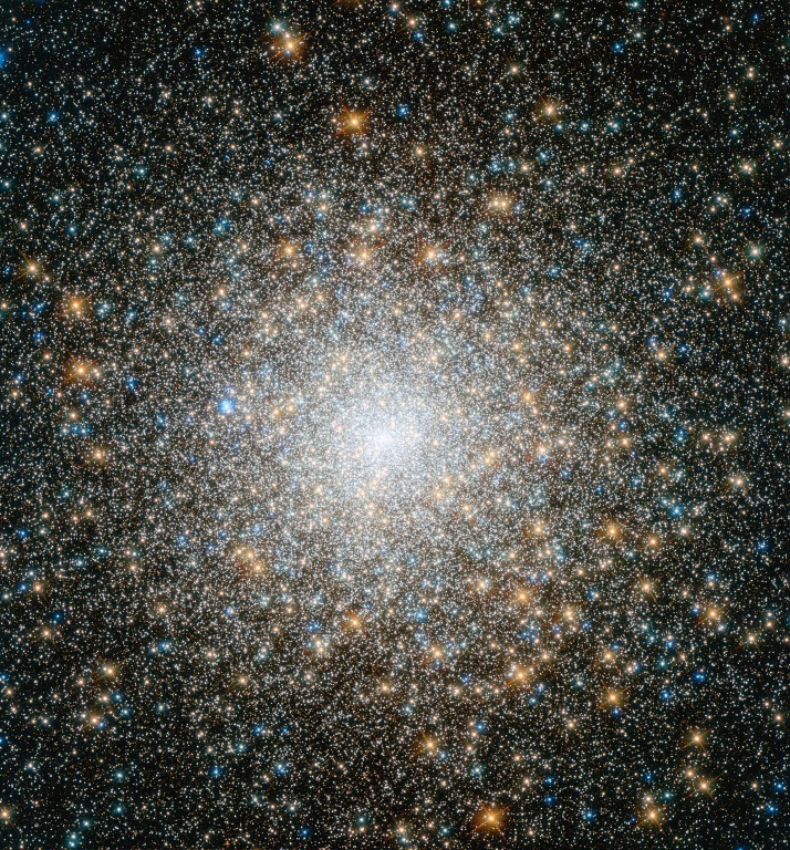 التجمع النجمي الكروي "مسييه "15 (Messier-15) في صورة وفرها المرصد الأوروبي الجنوبي بتاريخ 14 تشرين الثاني/نوفمبر 2013 (ا ف ب)