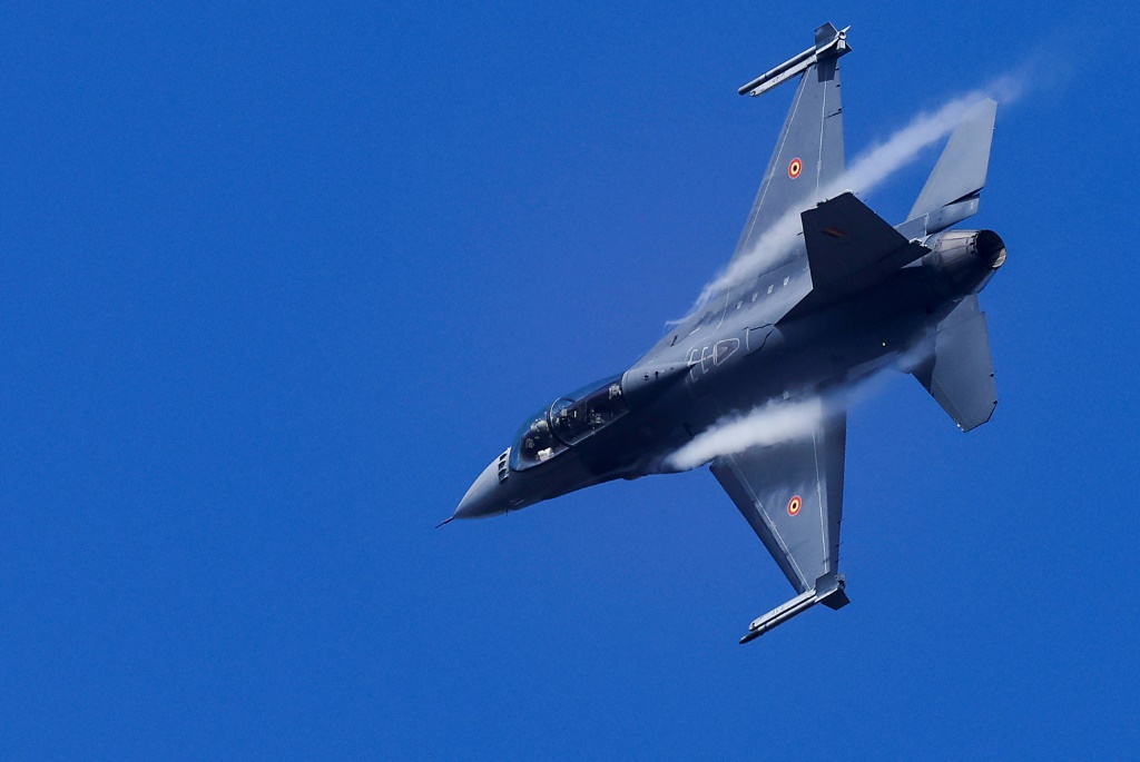 طائرة اف-16 بلجيكية تشارك في تدريب لحلف الاطلسي في قاعدة جوية في بلجيكيا في 18 تشرين الاول/اكتوبر 2022 (ا ف ب)