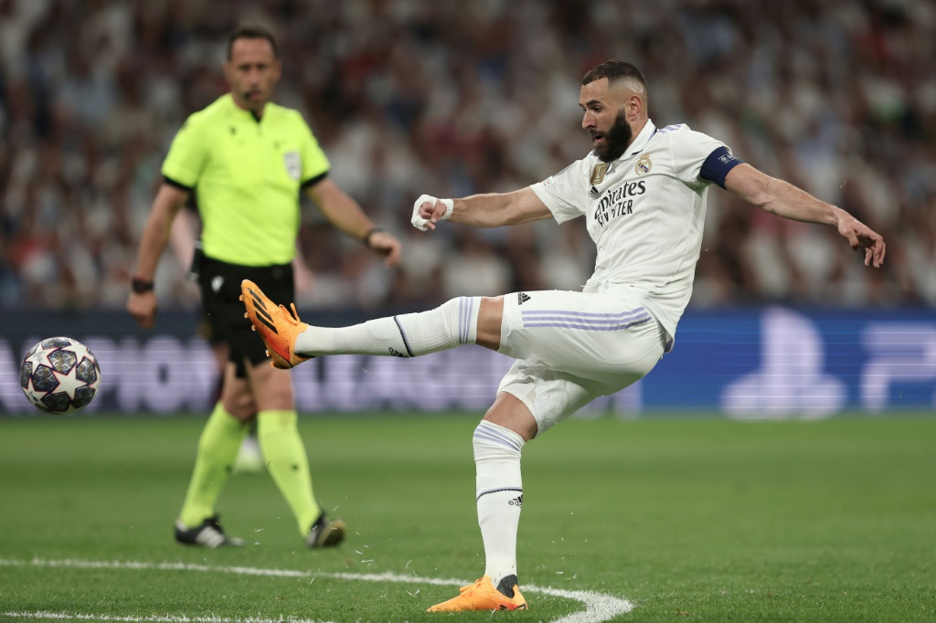 بنزيمة خلال نصف نهائي دوري الأبطال ضد مانشستر سيتي في 9 أيار/مايو 2023 في ملعب سانتياغو برنابيو (ا ف ب)