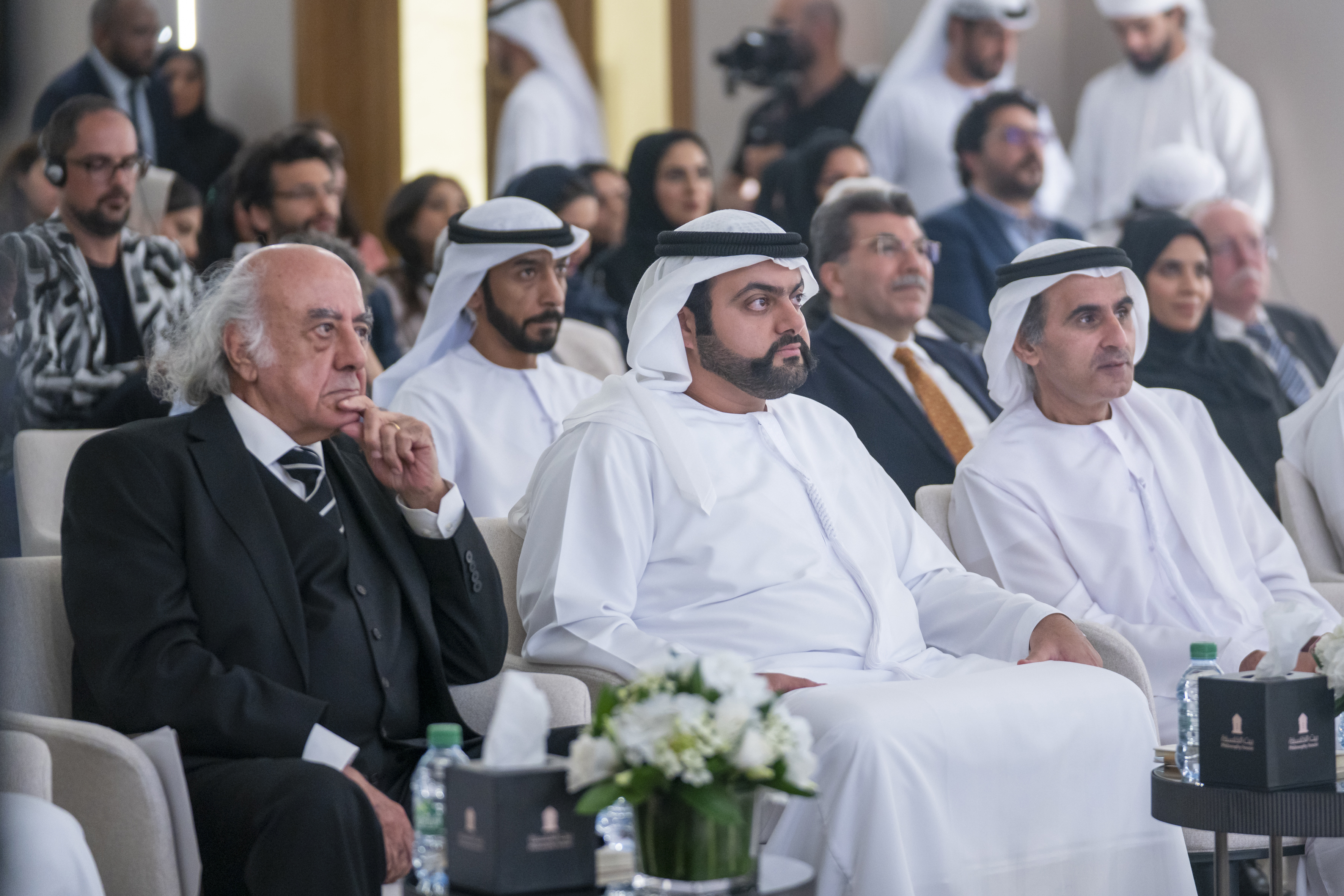  الشيخ محمد بن حمد الشرقي ولي عهد الفجيرة في افتتاح بيت الفلسفة العربي (وام)