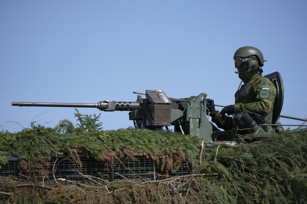    ونشر الناتو آلاف الجنود الإضافيين في جناحه الشرقي منذ أن شنت موسكو هجومها على أوكرانيا العام الماضي (أ ف ب)