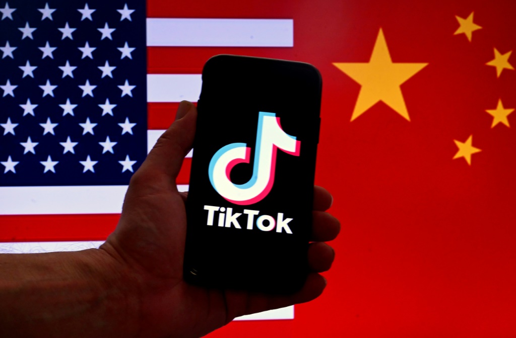     يجادل TikTok بأن حظر مونتانا على تطبيقه يستند إلى تكهنات لا أساس لها من أن بيانات المستخدم معرضة للخطر لأن الشركة الأم ByteDance يقع مقرها في الصين(ا ف ب)   