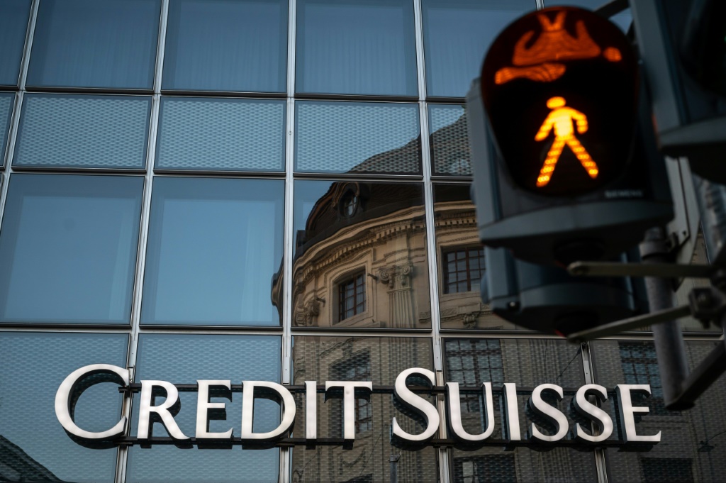     تراكمت الدعاوى القضائية على قرار جعل سندات Credit Suisse AT1 عديمة القيمة (أ ف ب)