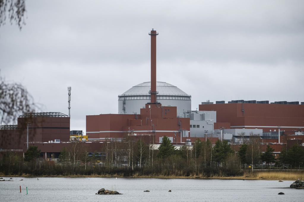     صورة مؤرخة في 2 أيار/مايو 2023 لمحطة توليد طاقة نووية في غرب فنلندا (أ ف ب)