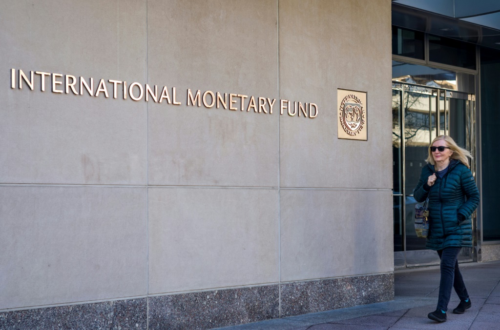     تأتي التوقعات الأمريكية الجديدة لصندوق النقد الدولي في أعقاب البيانات الأخيرة التي تشير إلى مرونة الاقتصاد على الرغم من الحملة العنيفة لرفع أسعار الفائدة. (أ ف ب)   