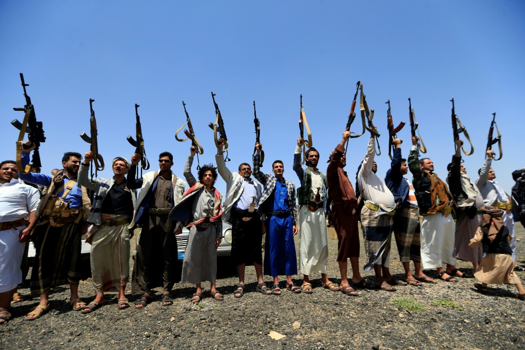 تلك التطورات حدثت عقب تسريبات عن أن الحوثيين رفعوا سقف مطالبهم بطرح شروط جديدة تهدد بعودة مفاوضات السلام إلى نقطة الصفر (أ ف ب)