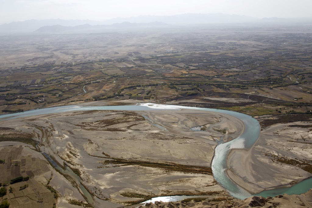     لقطة من الجو لنهر هلمند في ولاية هلمند الافغانية بتاريخ 8 تشرين الثاني/نوفمبر 2011 (ا ف ب)
