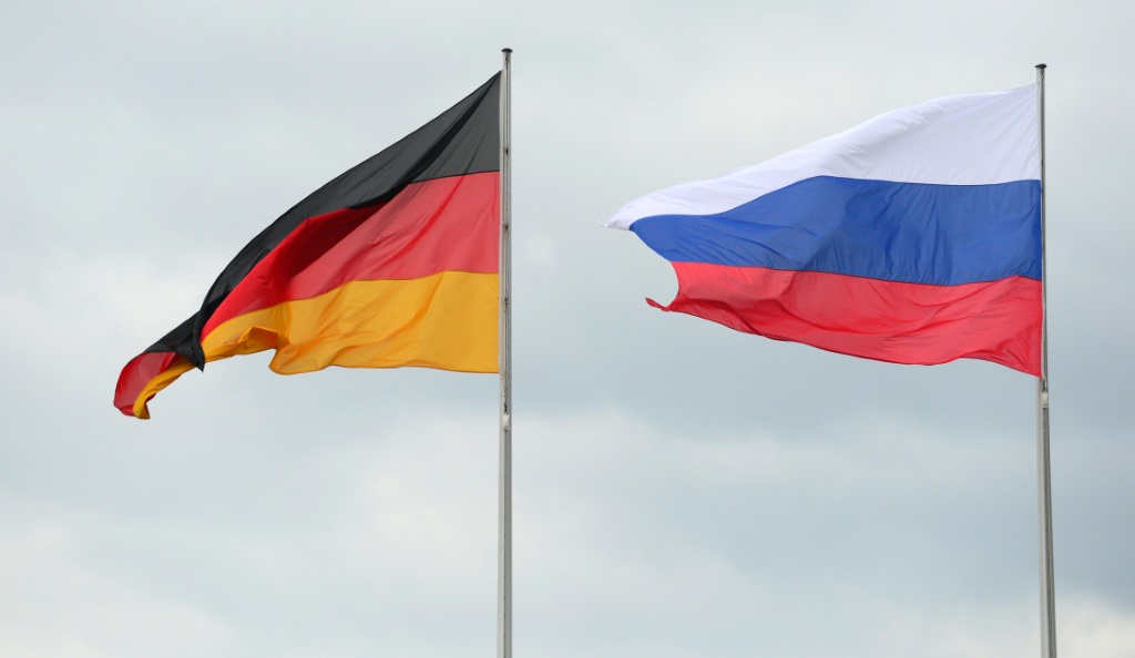     ستخفض روسيا عدد الأشخاص الذين يمكن لألمانيا توظيفهم في سفاراتها أو مؤسساتها في روسيا (أ ف ب)