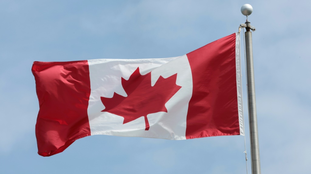 علم كندا في تورونتو (ا ف ب)