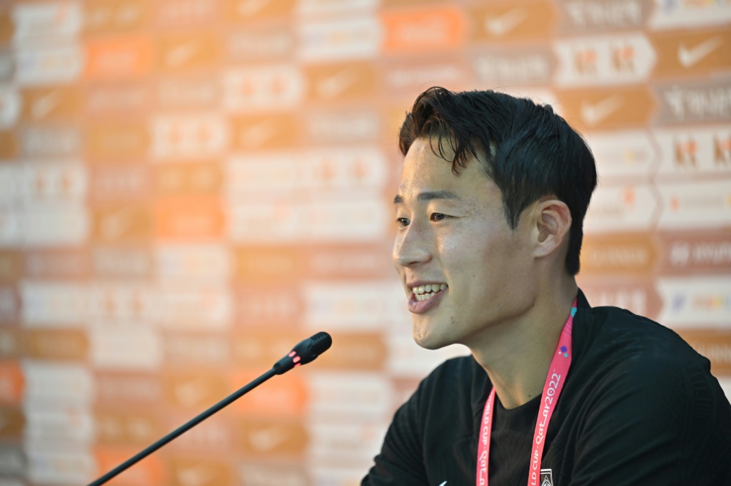 لاعب وسط كوريا الجنوبية سون جون-هو خلال مؤتمر صحافي خلال مونديال قطر في 22 تشرين الثاني/نوفمبر 2023. (ا ف ب)