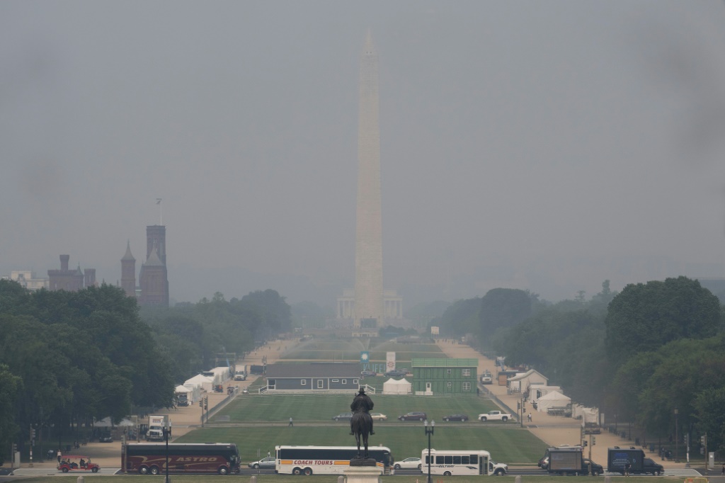 دخان الحرائق في كندا يغطي واشنطن دي سي، في 7 حزيران/يونيو 2023 (ا ف ب)