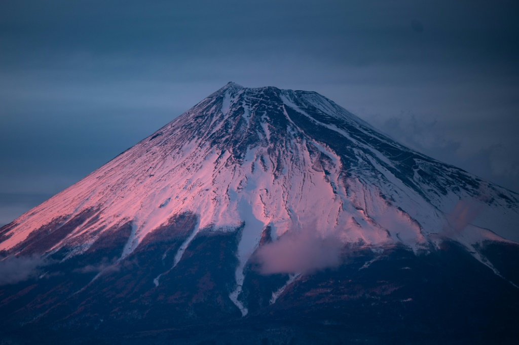 لقطة لجبل فوجي في اليابان في 23 شباط/فبراير 2022 (ا ف ب)