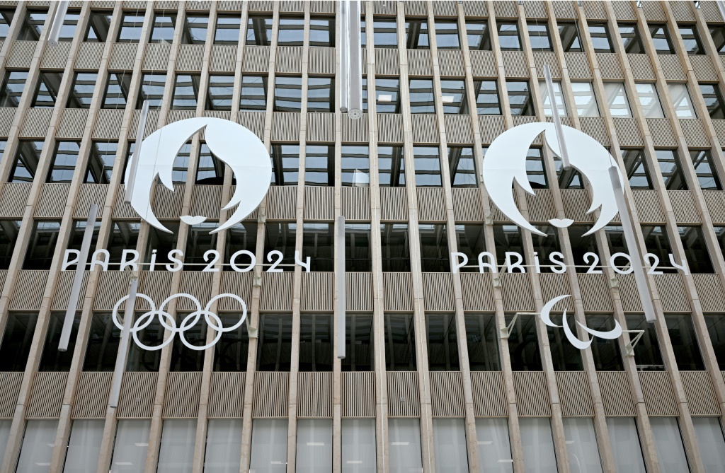 داهمت الشرطة الفرنسية مقر أولمبياد باريس 2024 الثلاثاء، قبل نحو عام من افتتاح الحدث الرياضي الأضخم الذي يُقام كل أربع سنوات (ا ف ب)