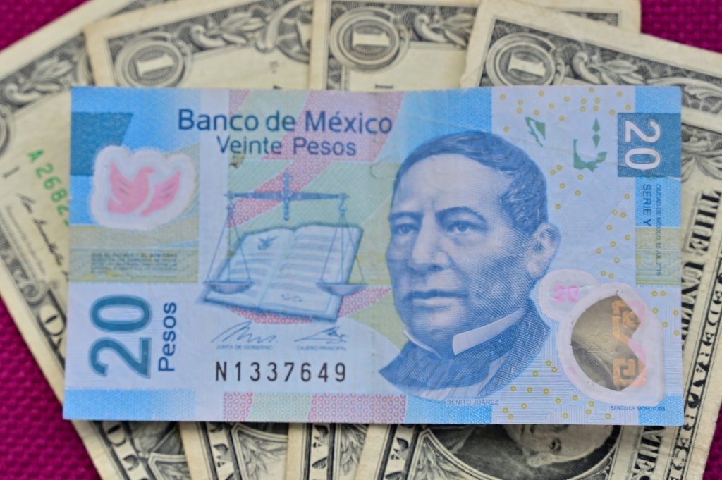     ورقة نقدية بقيمة 20 بيزو في مكسيكو بتاريخ 2 حزيران/يونيو 2022 (أ ف ب)