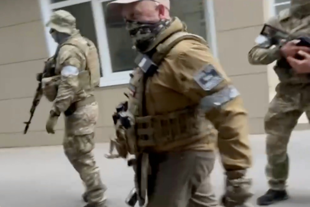 نجحت الشركة في بناء تيار من الإيرادات من حراسة المواقع المربحة مثل حقول النفط ومناجم الذهب (أ ف ب)