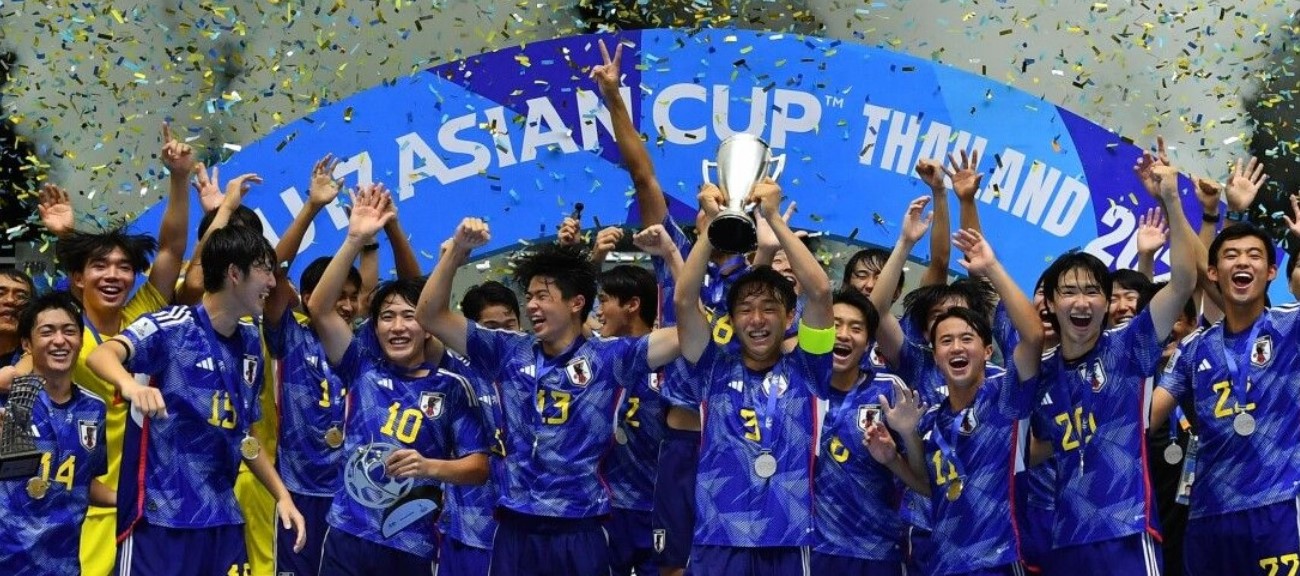 من تتويج المنتخب الياباني (موقع الاتحاد الآسيوي لكرة القدم)