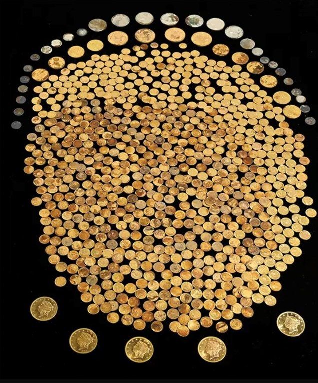 صورة غير مؤرخة أوردها موقع GovMint.com لقطع تقدية ذهبية يعود تاريخها إلى مرحلة الحرب الأهلية الأميركية وعُثر عليها مدفونة في حقل ذرة في ولاية كنتاكي بجنوب شرق الولايات المتحدة (ا ف ب)