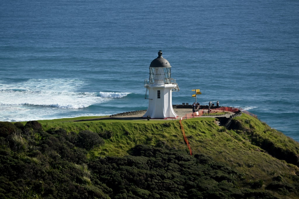 صورة مؤرخة في 30 أيار/مايو 2023 لمنارة مطلة على المحيط الهادئ (ا ف ب)