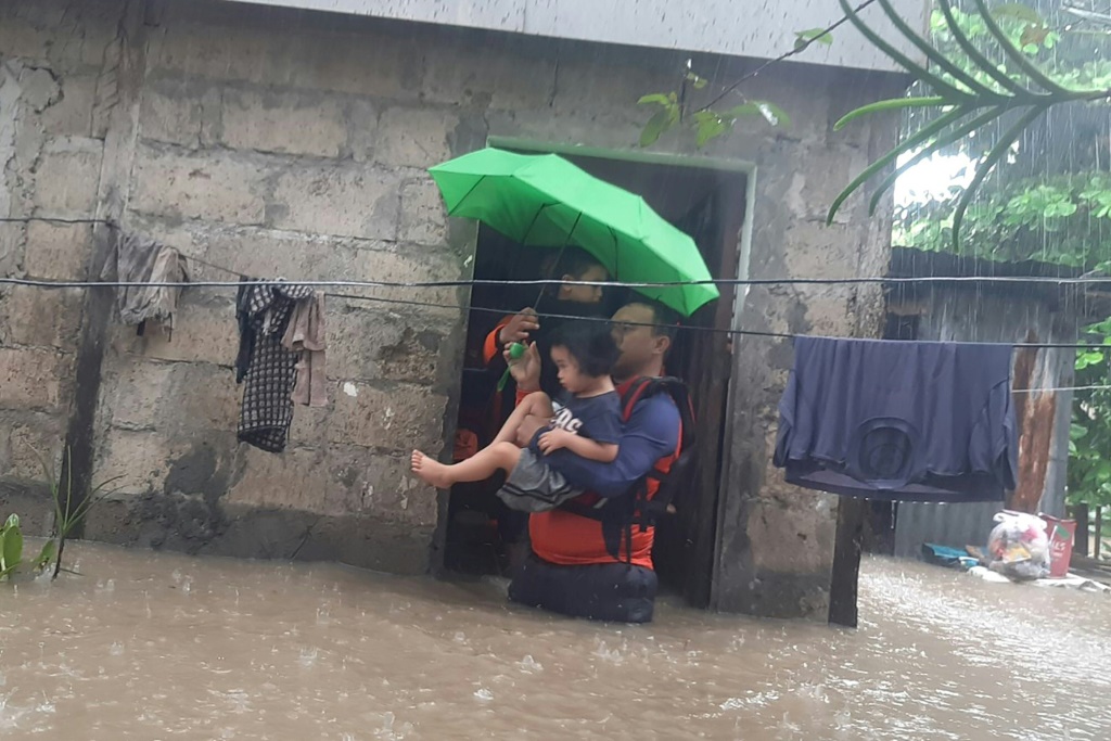 صورة نشرها خفر السواحل الفيليبيني لفيضانات في مدينة أوزاميز في جنوب البلاد في 25 كانون الأول/ديسمبر 2022 (ا ف ب)