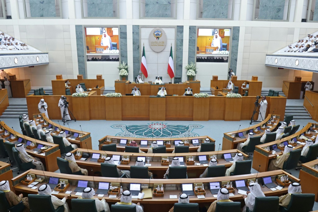 جلسة لمجلس الأمة الكويتي في 20 حزيران/يونيو 2023 غداة أداء الحكومة الجديدة اليمين الدستورية (ا ف ب)