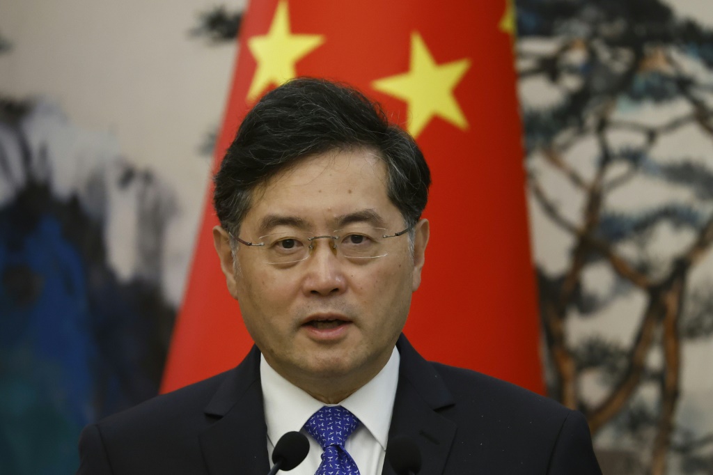    تمت إزالة تشين من منصبه من قبل أعلى هيئة تشريعية في بكين (أ ف ب)   