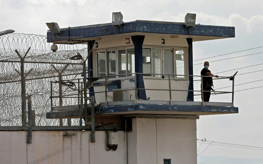 عدد الأسرى القاصرين في سجون الاحتلال يزيد على 170 قاصرا يقبع منهم 48 في قسم الأشبال في سجن الدامون (أ ف ب)
