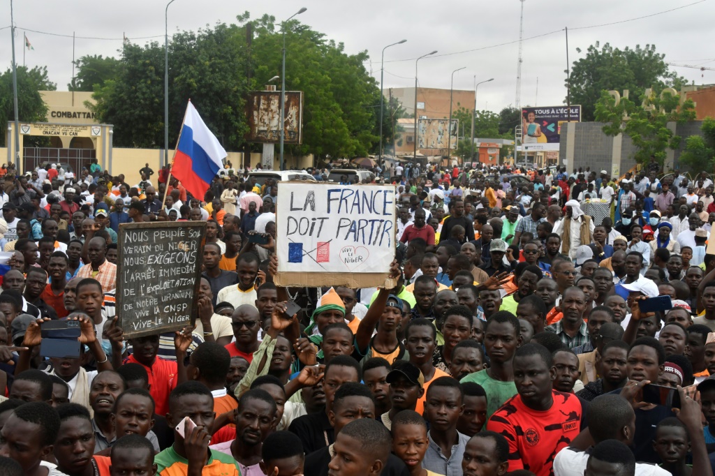 زعماء دول غرب إفريقيا يتشاركون الخشية من التعرض لمصير محمد بازوم (ا ف ب)
