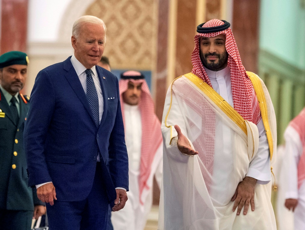 ستتردد السعودية بعقد اتفاقية مع حكومة إسرائيلية تمضي من مواجهة لأخرى، خصوصا مع المحكمة العليا (أ ف ب)
