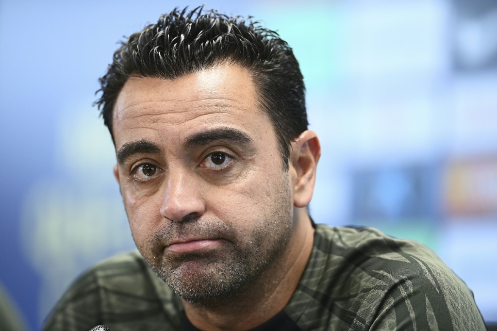 مدرب برشلونة تشافي هرنانديس خلال المؤتمر الصحافي لفريقه في المركز التدريبي جوان غامبر قبل اللقاء أمام خيتافي في الدوري الاسباني في 12 آب/أغسطس 2023 (ا ف ب)