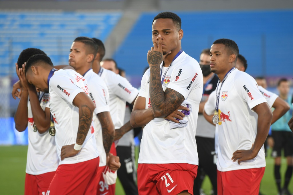 سيكون امام ناتان مسؤولية ملء فراغ اللاعب الكوري الجنوبي المحبوب لدى جماهير نابولي كيم مين-جاي (ا ف ب)