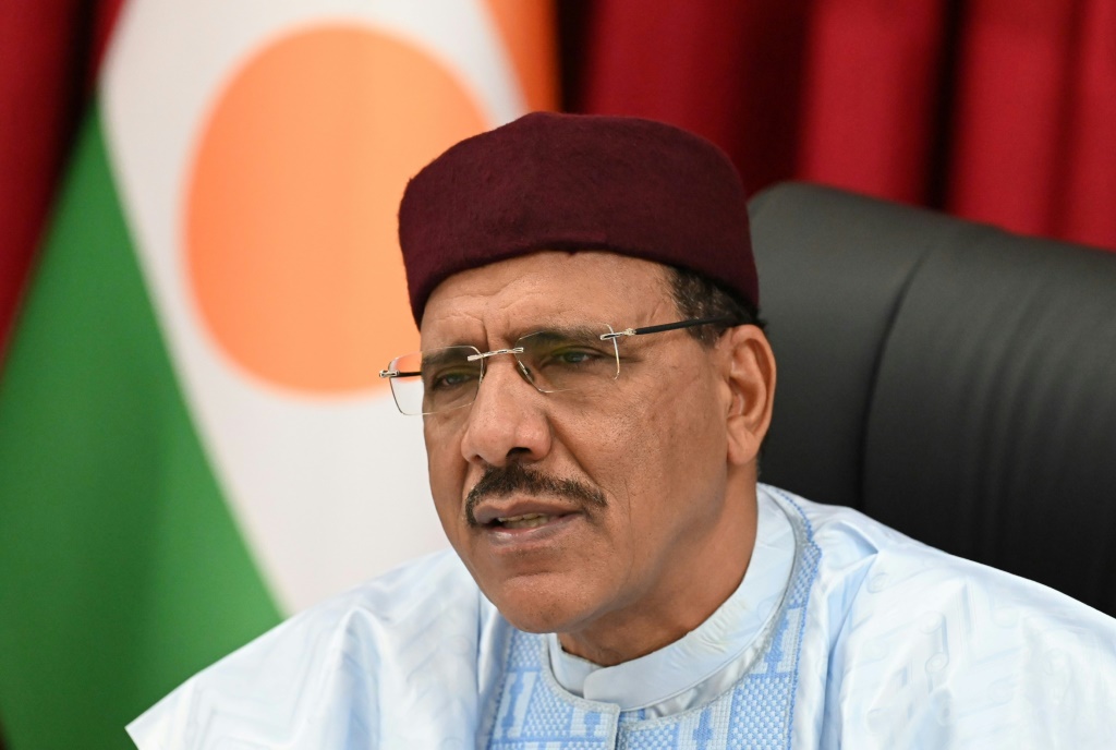 رئيس النيجر المخلوع محمد بازوم (أ ف ب)