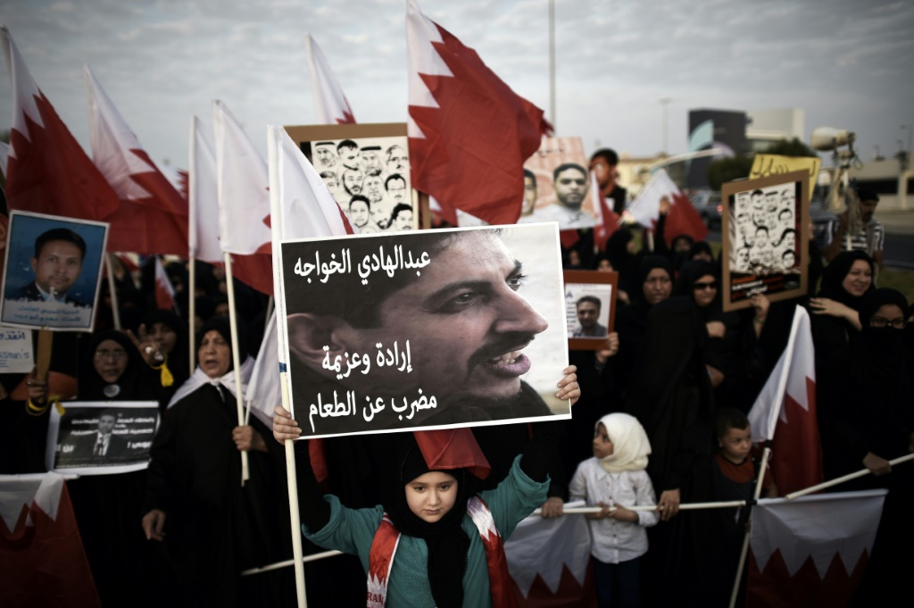 أثار الإضراب احتجاجات نادرة في الشوارع من قبل أقارب السجناء للمطالبة بالإفراج الفوري عنهم (ا ف ب)