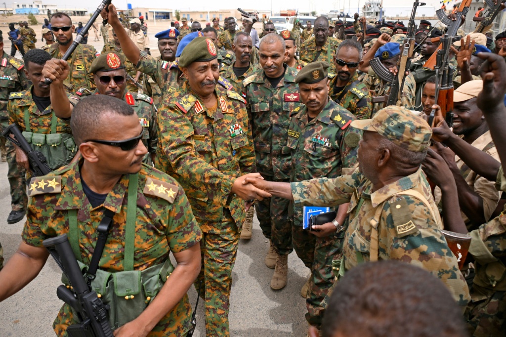 رئيس مجلس السيادة السوداني قائد الجيش، الفريق أول ركن عبد الفتاح البرهان (أ ف ب)