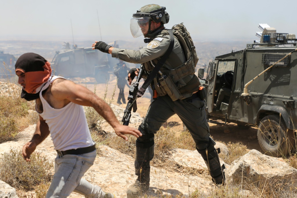 بحسب أديلسون، فقد "قدم التقرير للجنة إعمال الحقوق غير القابلة للتصرف للشعب الفلسطيني (CEIRPP) قبل تقديمه للجمعية العامة، واستغلها العديد من أعضائها لانتقاد إسرائيل" (ا ف ب)