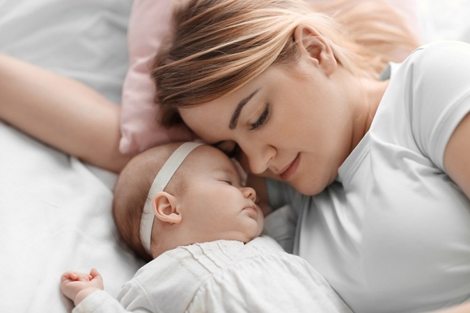  أسباب تدفعكِ لأخذ قيلولة مع طفلك الرضيع(نواعم)