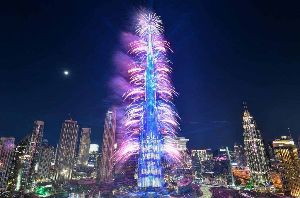ألعاب نارية في رأس السنة في برج خليفة في دبي في 31 من كانون الاول/ديسمبر 2022 (ا ف ب)