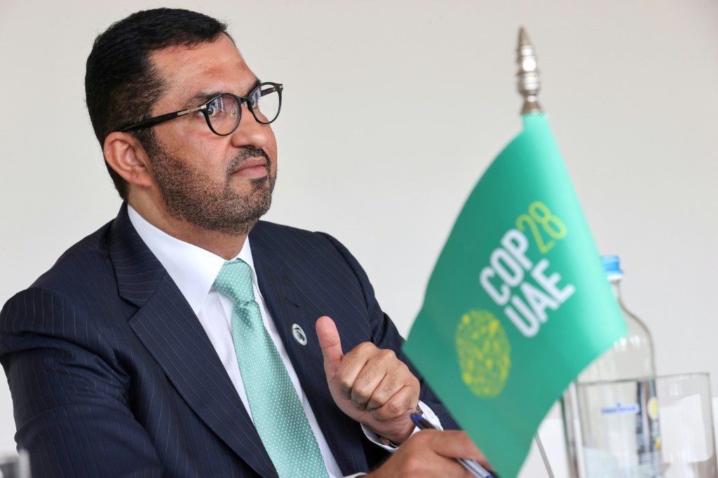 رئيس مؤتمر الأطراف للمناخ كوب28 سلطان الجابر يتحدث في بروكسل في 13 تموز/يوليو 2023 (أ ف ب)   