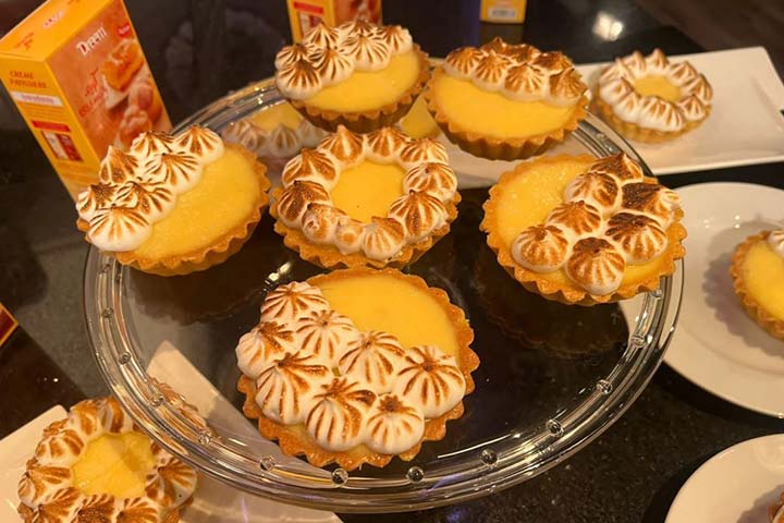 تارت التفاح بالكريم باتسيير(الاسرة)