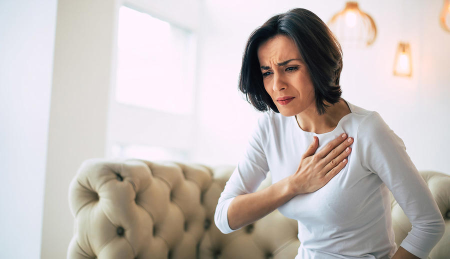 الهبات الساخنة: أسبابها بالتفصيل لدى كل من النساء والرجال (سيدتي)