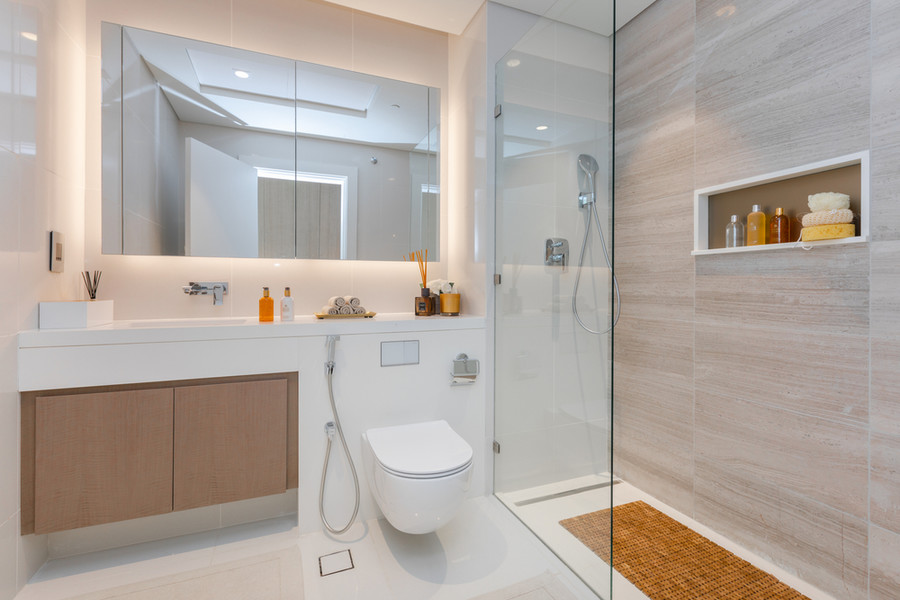 حلول لتصميم الحمام الضيق مهما كان موقعه في الشقة السكنية