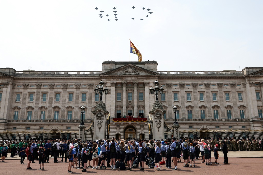 فعاليات "تروبينغ ذي كولور" من امام قصر باكنغهام في العاصمة البريطانية لندن بتاريخ 17 حزيران/يونيو 2023 (ا ف ب)