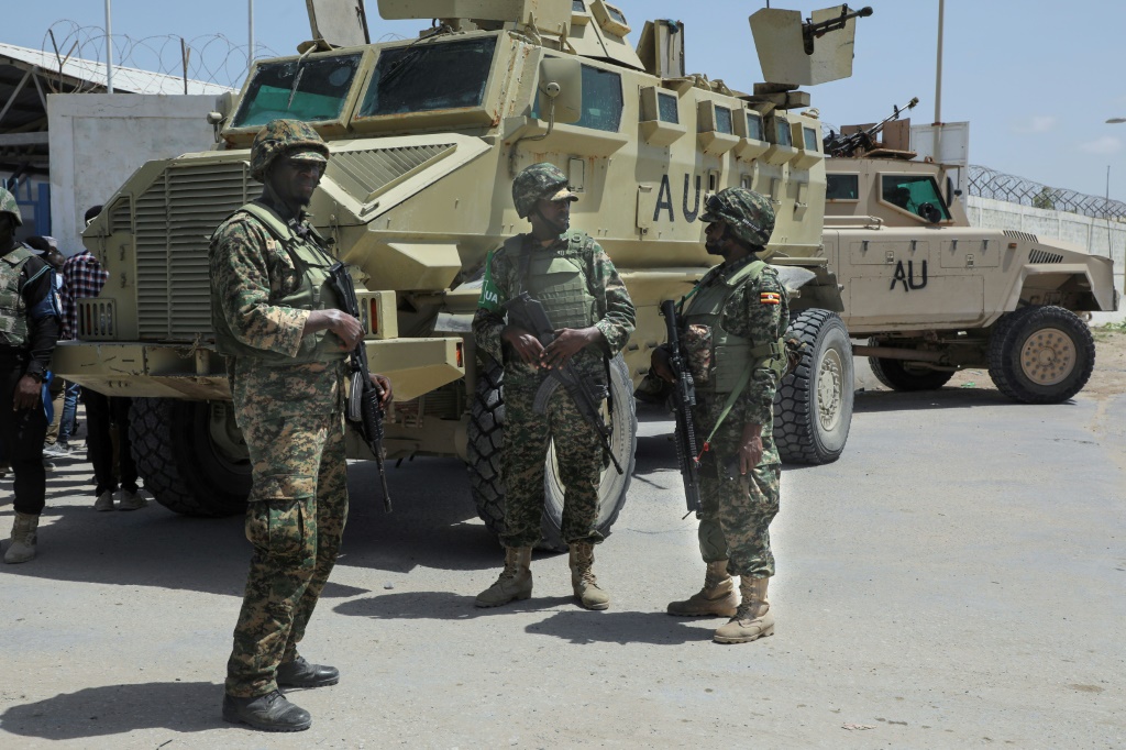  ومن المقرر أن يتم إنهاء قوات الاتحاد الأفريقي، التي تظهر هنا في مقديشو، بحلول نهاية العام المقبل (ا ف ب)