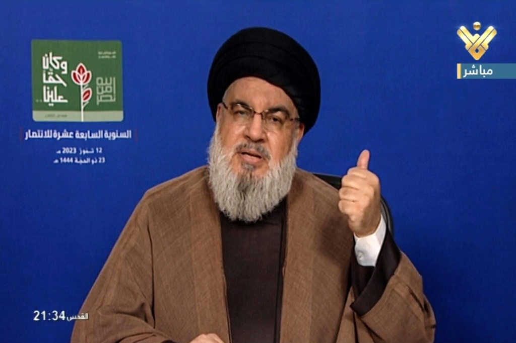 صورة مأخوذة عن تلفزيون المنار التابع لحزب الله في 12 تموز/يوليو 2023 تظهر الأمين العام لحزب الله خلال كلمة متلفزة بمناسبة ذكرى حرب 2006 مع إسرائيل (ا ف ب)