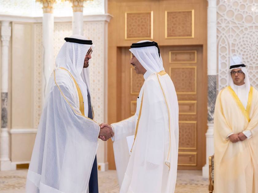خلال تسليم أوراق اعتماد السفير القطري لدى الإمارات (قنا)