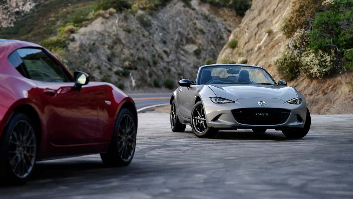 سيارة مازدا MX 5 مياتا 2024 (عرب جي تي)