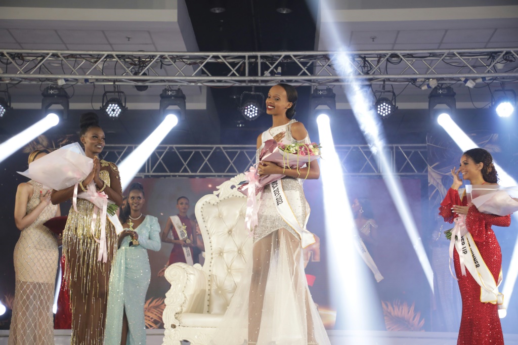 ملكة جمال رواندا للعام 2018 أومونيانا شانيتا في تانزانيا بتاريخ 24 كانون الأول/ديسمبر 2021 (ا ف ب)