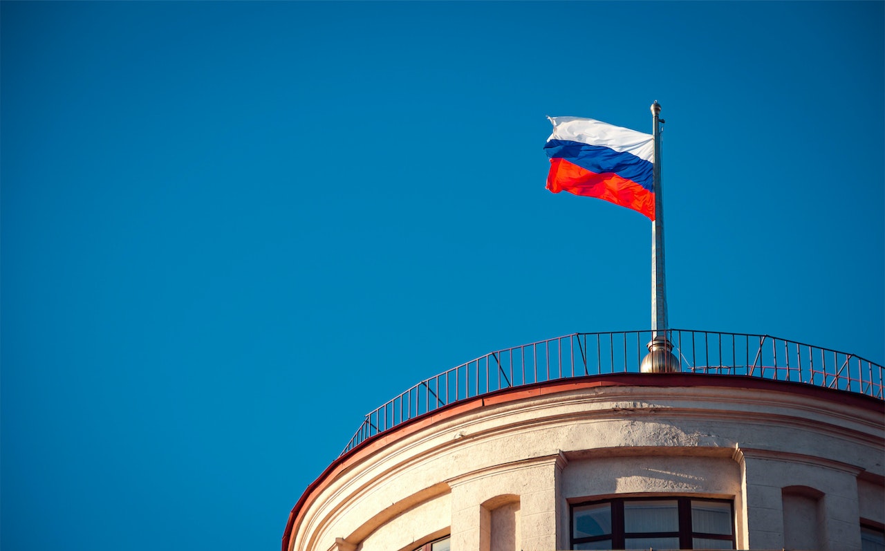 علم روسيا (بيكسلز)