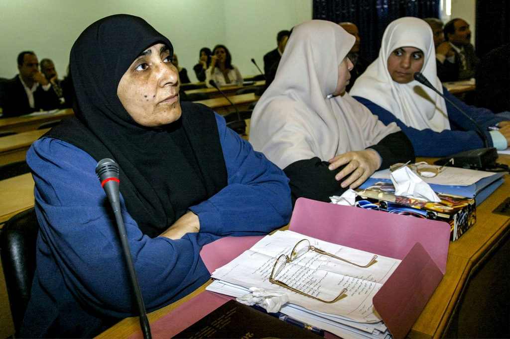 وقالت حماس إن جميلة الشنطي (يسار) قُتلت مساء الأربعاء في جباليا شمال قطاع غزة (أ ف ب)  &nbsp;