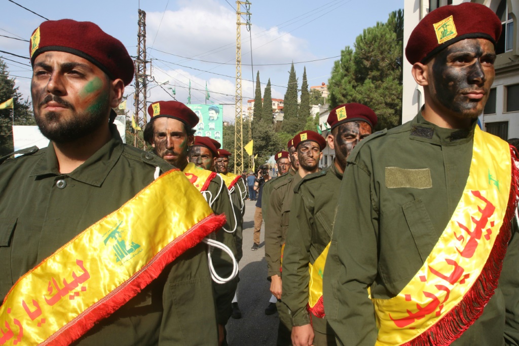 أعلنت قيادة الجيش الإسرائيلي، اليوم الأحد، عن خطة لإخلاء السكان من 14 مستوطنة شمالي إسرائيل (أ ف ب)